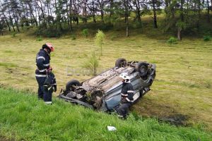 Vezi care este starea tinerilor de la Colegiul „Gheorghe Asachi”, care s-au dat cu maşina peste cap!