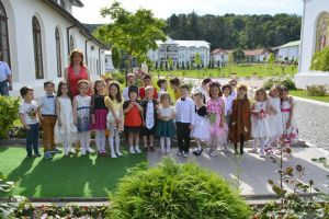 Serbarea copiilor de la Grădiniţa „Toţi Sfinţii”