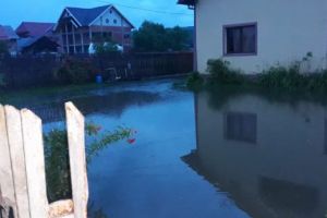 Inundaţii la Mihăeşti si Stâlpeni