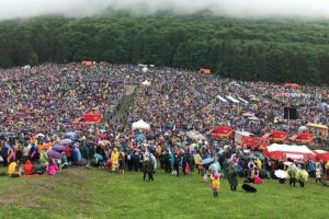 LIVE VIDEO Papa Francisc a ajuns la Șumuleu Ciuc – Peste 85.000 de oameni prezenţi