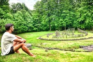 VIDEO / Gol puşcă, un actor faimos a practicat Haka la Sarmizegetusa Regia: „Acest loc are atât de multă rezonanţă spirituală”