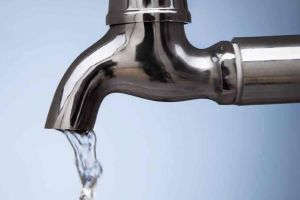 Zeci de mii de familii fără apă potabilă. Avaria ar putea fi remediată în această după-amiază