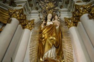 Suveranul Pontif a oferit Trandafirul de aur Sanctuarului Fecioarei Maria de la Şumuleu Ciuc