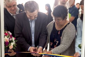 FOTO: Bibliotecă şcolară în limba germană inaugurată la Petreşti. Aproximativ 2.000 de exemplare din diverse domenii pot fi împrumutate de aici