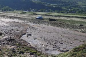 LIVE VIDEO/ Coşmarul din satul Răchite. Imaginile DEZASTRULUI lăsat în urmă de viitura puternică