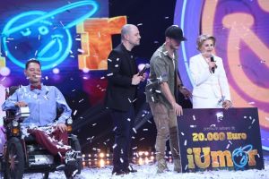 Finala fara precendent la iUmor. Irena Boclinca i-a donat marele premiu lui Vasi Borcan