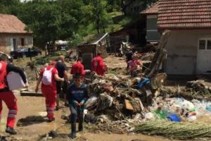 FOTO/ Crucea Roşie Română Filiala Alba, alături de comunităţile din sudul Judeţului Alba afectate de pe urma inundaţiilor din 1 iunie 2019