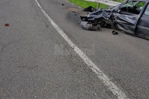Accident cu o maşină şi două motociclete la Vârfu Dealului