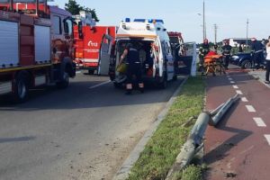 FOTO: Două persoane rănite într-un accident la ieşirea din Focşani către Petreşti