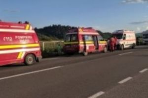 La un pas de o mare tragedie. Un autocar cu 25 de copii a fost implicat într-un accident în  Bistriţa-Năsăud