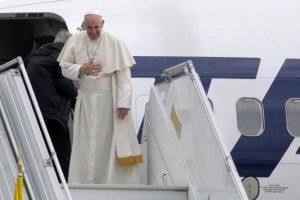 Mesajul Papei Francisc la finalul vizitei istorice în România: „Fecioara Maria să-şi întindă ocrotirea ei de mamă peste toţi cetăţenii României”