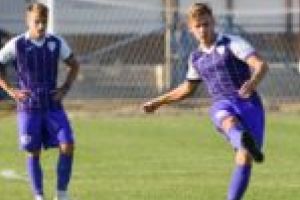 Timişoara trăieşte în fotbalul de performanţă! Un tânăr jucător a semnat cu un club de Liga I