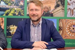 Retrospectiva săptămânii prin ochii lui Bihorel: Odeonul povesteşte cum e cu românizarea