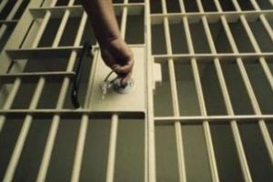 Bărbat arestat după ce şi-a bătut crunt copilul de 7 ani