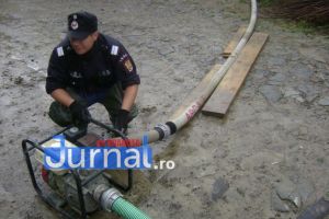 ULTIMĂ ORĂ: Pompierii intervin în Focşani pentru evacuarea apei de pe o suprafaţă de 5.000 de metri pătraţi