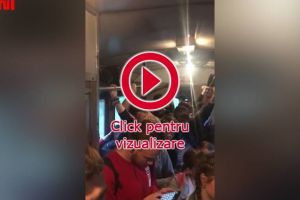 Călători înghesuiţi ca sardelele în trenul de Putna