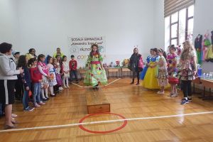 Micii inventatori eco din Chişinău şi judeţul Suceava s-au întâlnit la Fălticeni