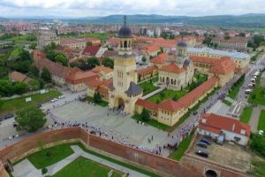 Ambasada Elveţiei reprezentată la Alba Iulia la o masă rotundă privind prevenirea abandonului şcolar