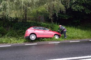 FOTO: Accident rutier pe DN 67C, între Șugag şi Mărtinie – O persoană rănită