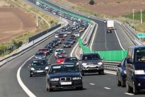 FPTR cere demisia conducerii CNAIR şi a poliţiei Autostrăzii A2. Lucrările din trafic afectează turismul. Hotelierii de pe litoral ameninţă cu greva fiscală 