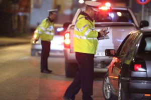 Poliţiştii sibieni, controale în trafic – „Vânează” şoferii băuţi la volan