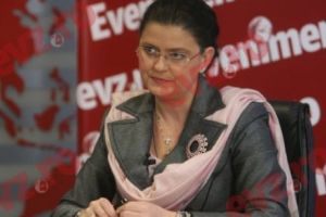 Se ascut cuţitele în PNL. „Nu sunt solidară cu decizia de a demisiona în bloc”. Update. Anca Boagiu a fost demisă