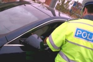 Alt infractor căutat. Un minor comndamnat a fugit chiar din sediul Poliţiei