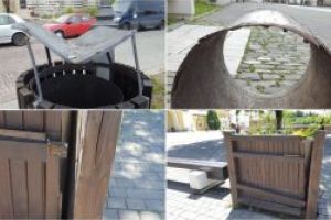 FOTO/ STIREA TA: Turist în Cetatea Alba Carolina. În loc să te bucuri de istoria locului, îţi sar în ochii buruienile şi stricăciunile