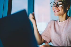 Cum sa castigi bani usor daca stii o limba straina