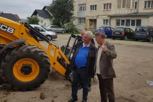 Lucrările de reabilitare şi modernizare din cartierul Obcini, verificate azi în teren de Ion ...