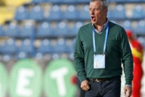 Sătulă de anonimat, Dinamo s-a despărţit de Rednic