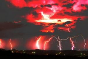 ANM. Vremea este instabilă. Vijelii şi grindă în toată ţara. Temperaturi ciudate