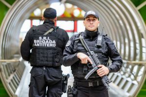 „Dispozitive tactice de lunetişti şi echipe de asalt” – Măsuri de securitate fără precedent adoptate de SRI, MApN, SPP şi MAI  pentru vizita Papei Fracisc în România