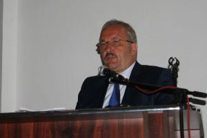 De ce nu mai avem lideri în România. Prof. univ. dr. Vasile Dâncu: Nu le construim un sentiment al superiorităţii faţă de ceilalţi
