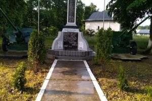 Pelerinaj la monumentele eroilor din şapte sate în care s-au dat lupte grele