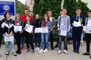 O elevă a Colegiului Economic s-a întors cu Premiul I şi Aur de la Concursul  “Adolf ...