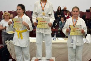 Peste 400 de copii au sărbătorit la Băneşti ziua de 1 iunie prin sport, muzică şi veselie