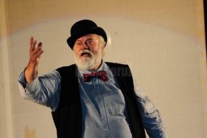 Actorul şi umoristul câmpulungean Constantin Tiron a câştigat Premiul I şi „Mărul de ...