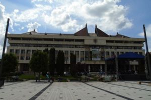 Modificări legislative: oamenii îşi vor alege prin vot preşedintele consiliului judeţean