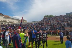 Nicăieri nu e ca acasă! Urgentaţi recondiţionarea stadionului!