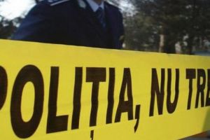 TEIȘ: Un tânăr şi-a ucis tătal pe fondul nemuţumirilor legate de vânzarea unei case
