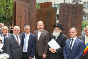Monumentul ”Memorialul vieţii”, dezvelit la Bistriţa în prezenţa prim-rabinului României (FOTO-VIDEO)
