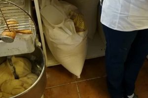 Mai multe firme din zona Pieţei Aurora, închise definitiv de Poliţia Locală