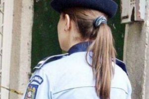 Arestat după ce a lovit o poliţistă gravidă. Incident şocant