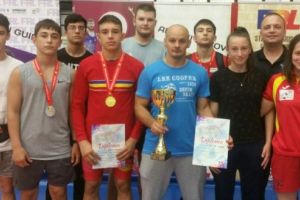Luptătorii CSȘ Târgu-Mureş, campioni la cadeţi