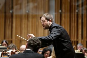 Mozart şi Beethoven, sub bagheta italianului Andrea Barizza la Filarmonică