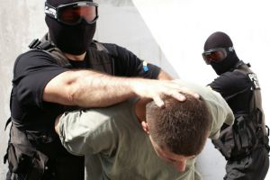 Sibian dat în urmărire naţională pentru furt, prins că se ascundea în Cugir