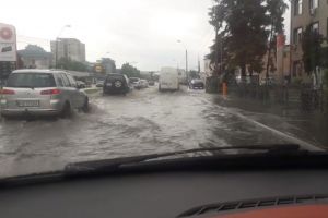 VIDEO. Directorul Apa Prod în urma inundaţiilor de miercuri din Deva: „În condiţiile actuale, nu se poate face nimic…”