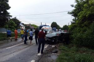 Accident rutier pe DN22 in judetul Tulcea. Un autoturism si un autotren, implicate. O victima (galerie foto)