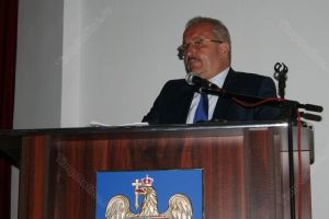 Violenţa pe internet, mai mare la noi decât în alte ţări. Dâncu: Va trebui să lucrăm pe plan legislativ